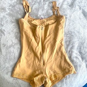 Leonisa body shape wear